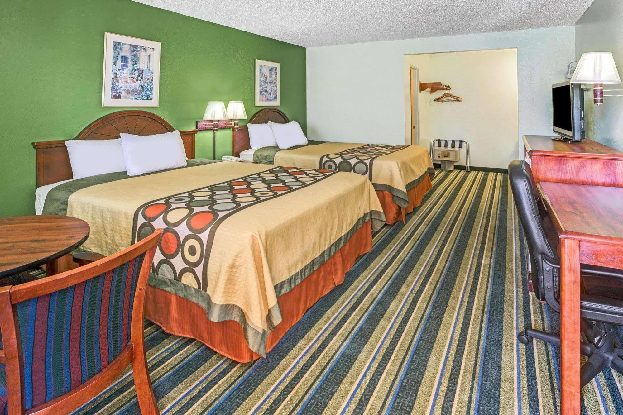 Hotel Super 8 By Wyndham Yreka Exterior foto